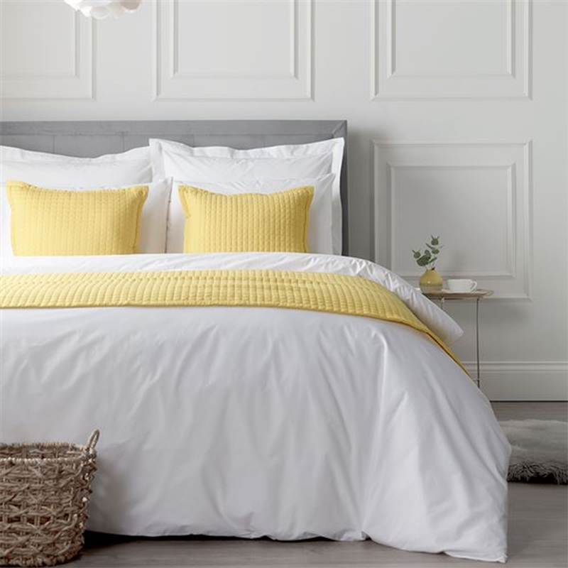 80/20 Cotton Polyester Blend White 300TC Hotel Linen Set