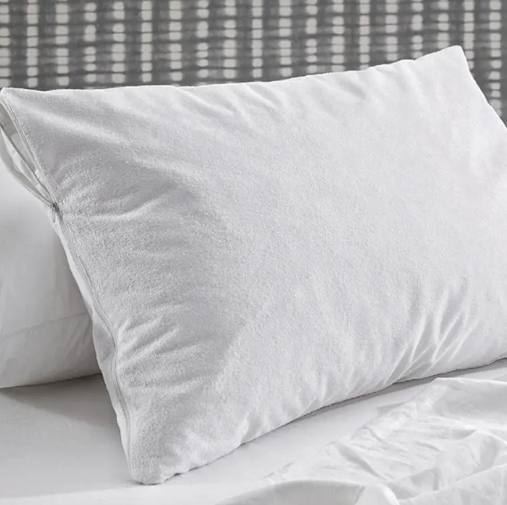 Mengapa hotel lebih suka cadangan bantal putih? Apa alasan di balik ini?